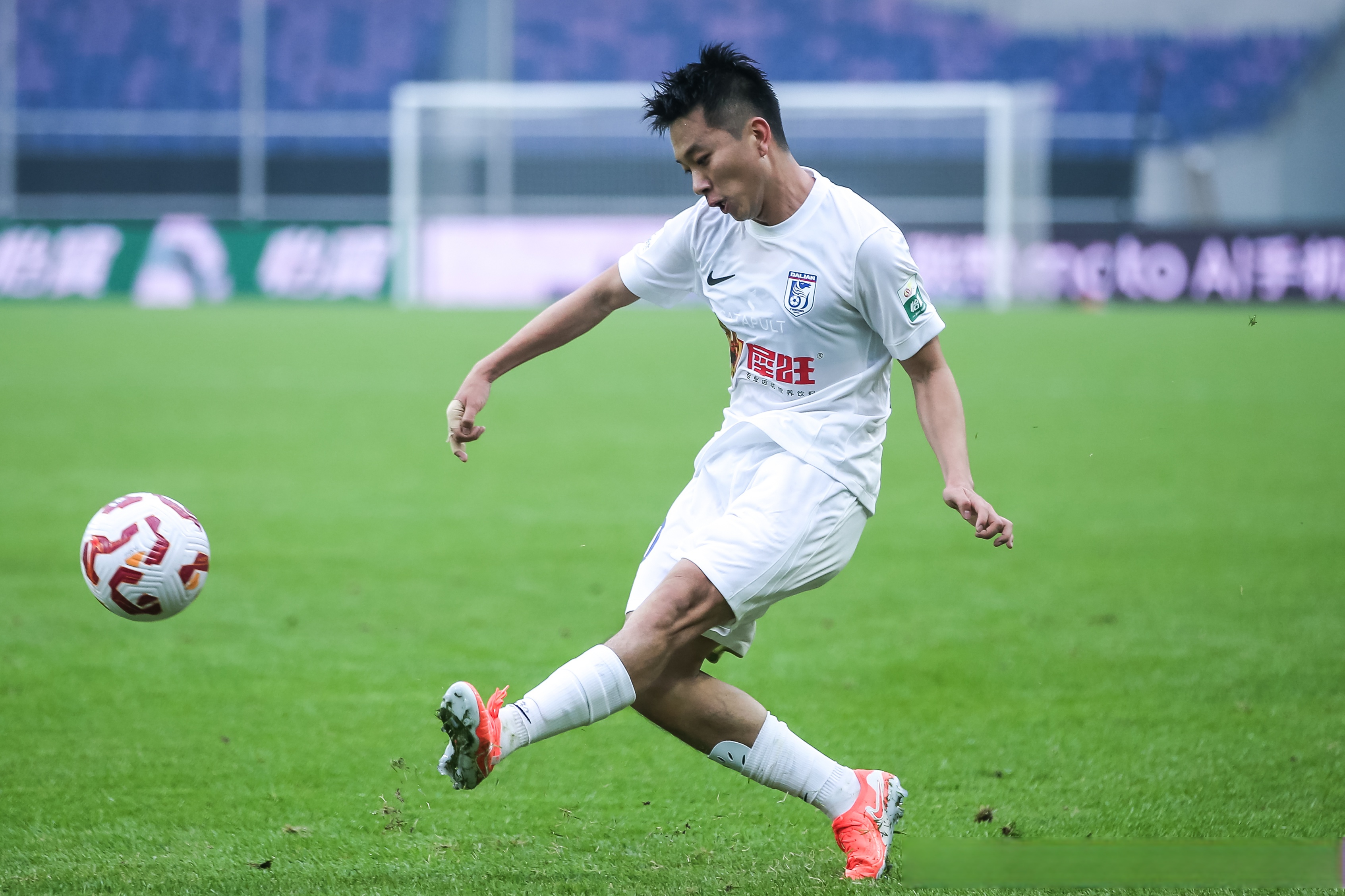 开云体育下载-大连一方队在国际足球比赛中领先一步