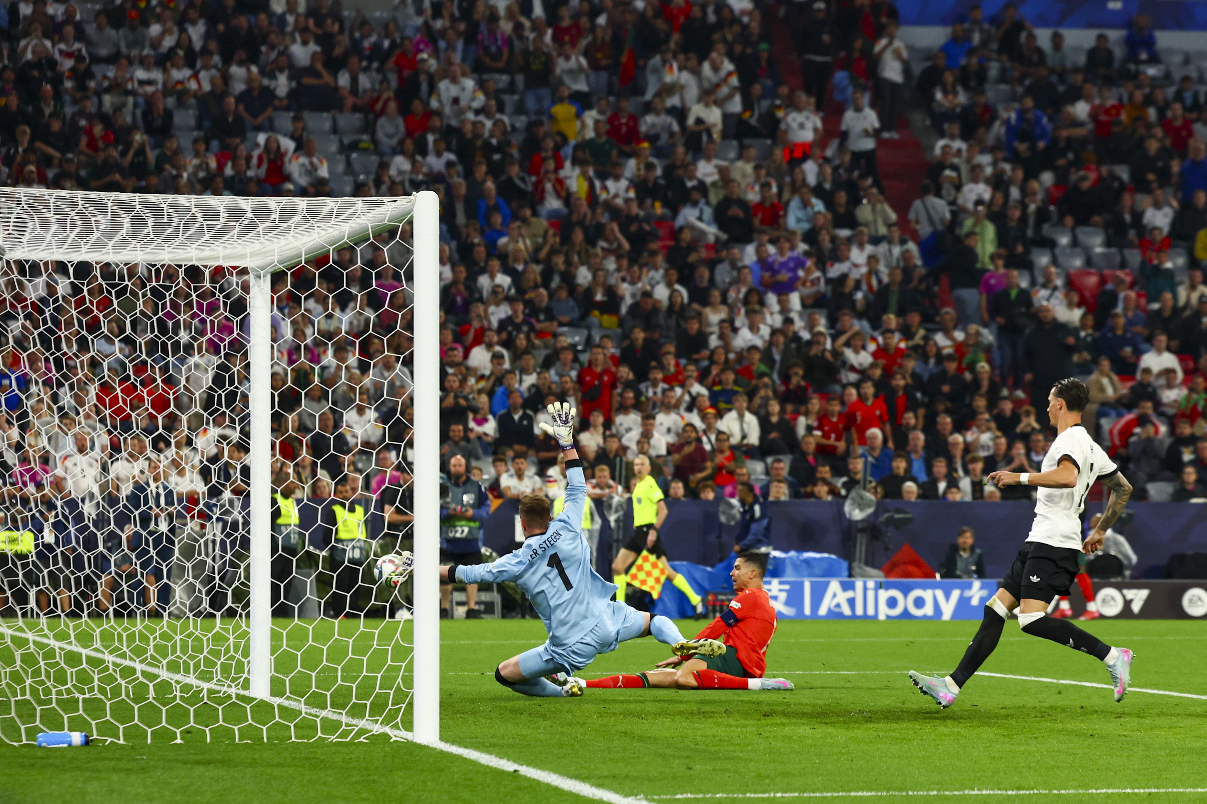 关于首次参赛列国加油助威,欧预赛小组出线形势悬念重重的信息 关于首次参赛列国加油助威,欧预赛小组出线形势悬念重重的信息