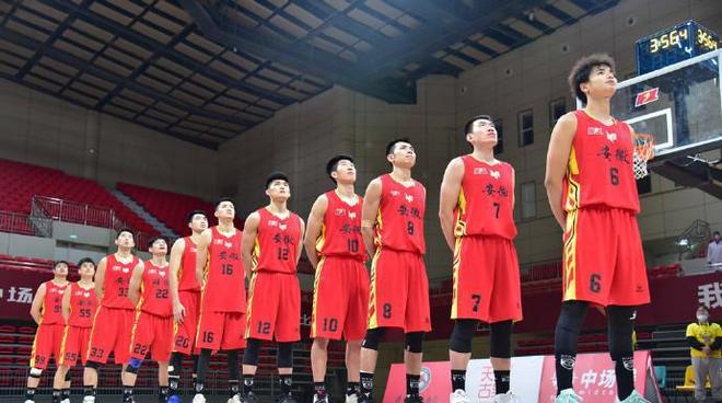 湖北男篮势如破竹,连胜在望积分追赶 湖北男篮势如破竹,连胜在望积分追赶