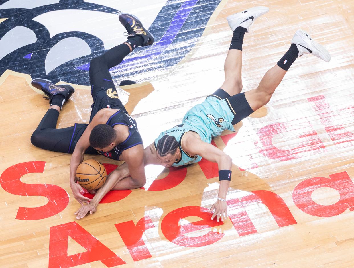 开云体育APP下载-猛龙队季后赛巅峰对决即将展开的简单介绍