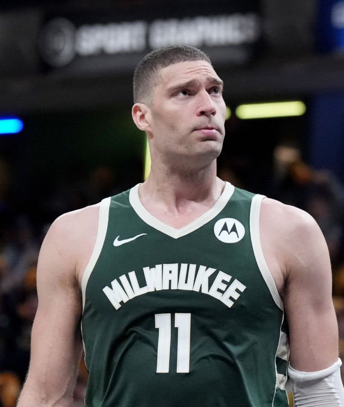 雄鹿横扫篮网,布鲁克-洛佩兹献投篮高效 雄鹿横扫篮网,布鲁克-洛佩兹献投篮高效