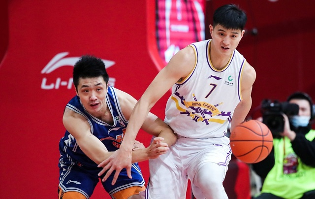 开云体育app-海南男篮大胜昆明队，喜迎连胜