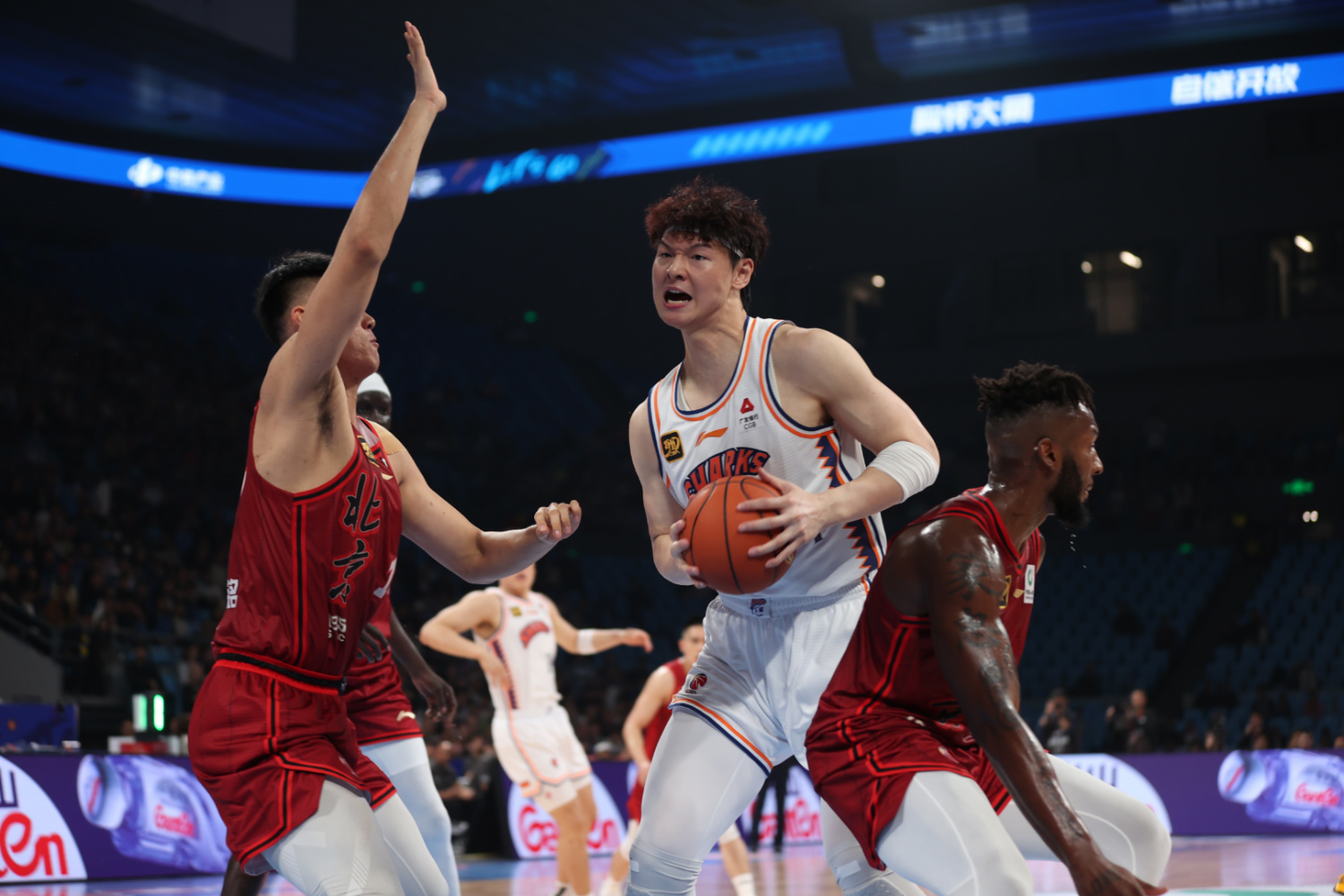 包含上海队在最近一场比赛中发挥出色,夺得胜利的词条 包含上海队在最近一场比赛中发挥出色,夺得胜利的词条