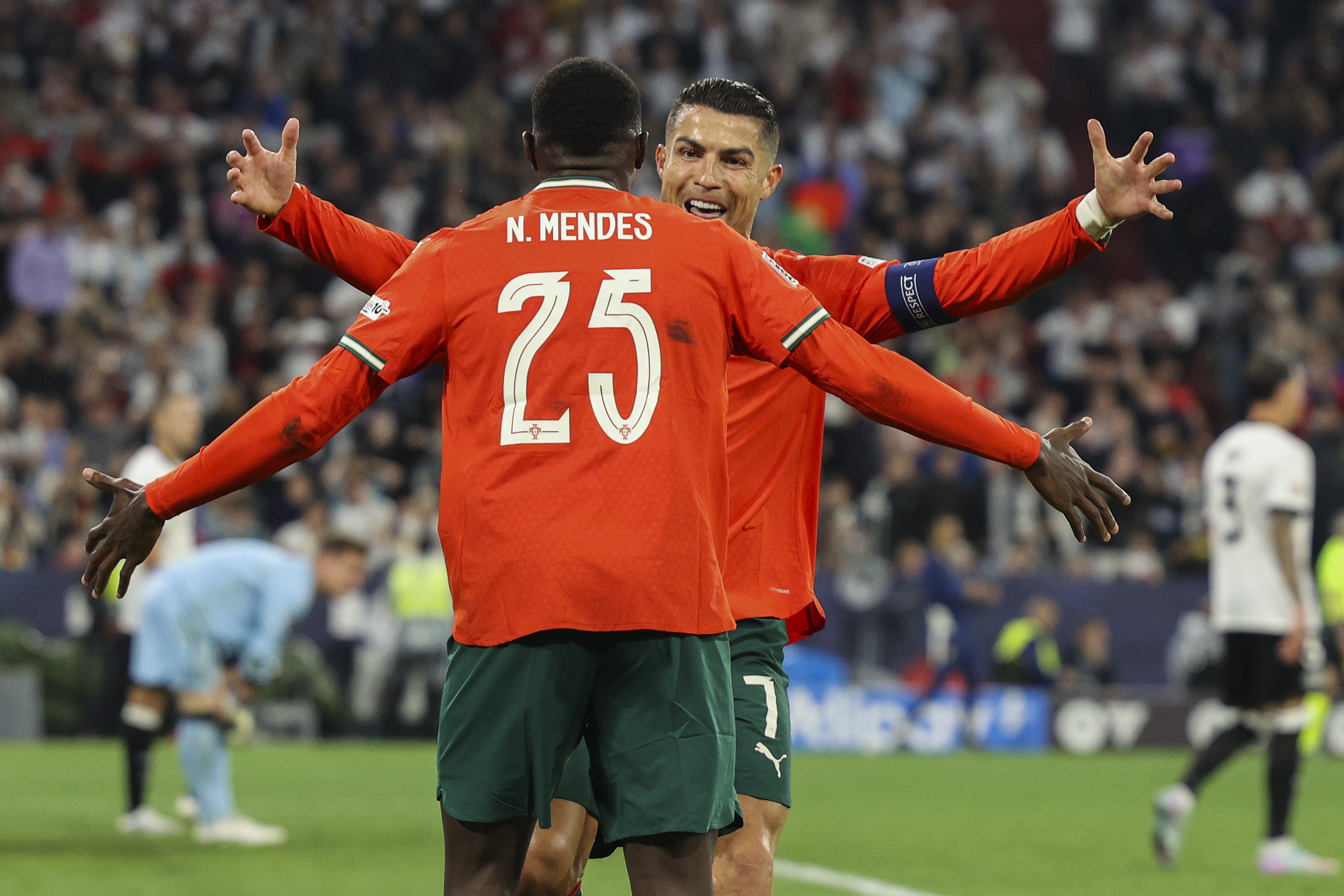 欧洲足球强队崭露头角展现实力 欧洲足球强队崭露头角展现实力