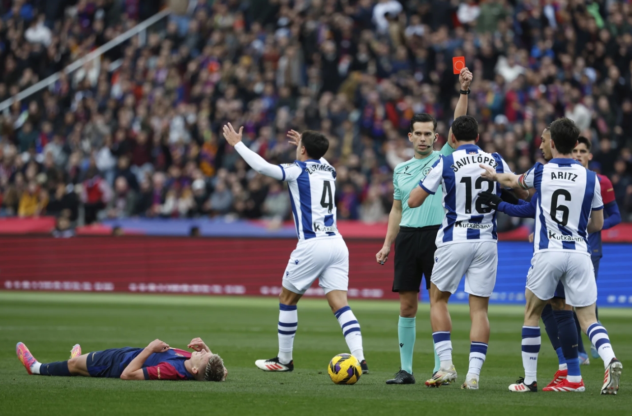 瓦伦西亚饮恨失利,分巴塞罗那球队 瓦伦西亚饮恨失利,分巴塞罗那球队