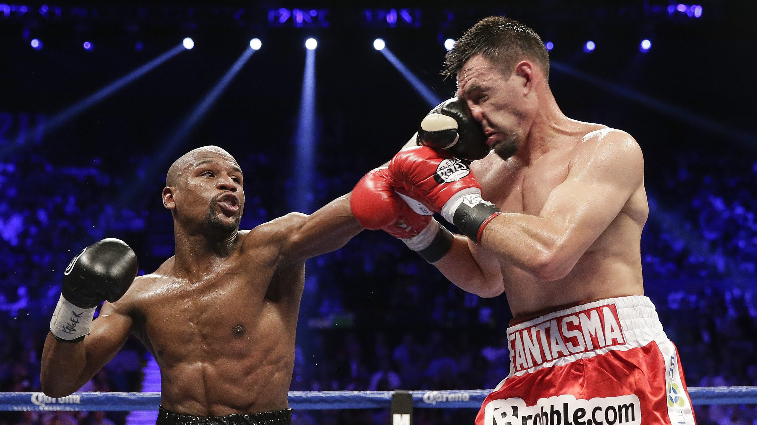 绿茵场与乒乓台的双重变奏，论葡萄牙式压迫与许昕的弧线美学